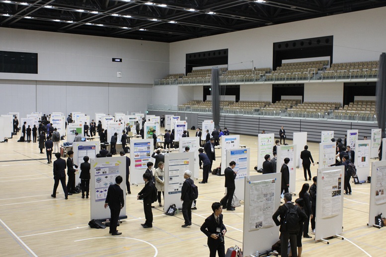 リサーチプレゼンテーションの様子